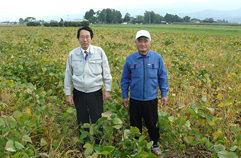 大豆生産者の方との写真
