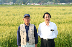 小麦生産者の方との写真